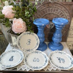 Vintage Easter blue & white floral appetizer hors d’oeuvre plates